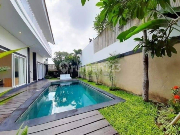 Charming 3-Bedroom Villa for Yearly Rental in Serene Umalas Bumbak with Rice Field Views