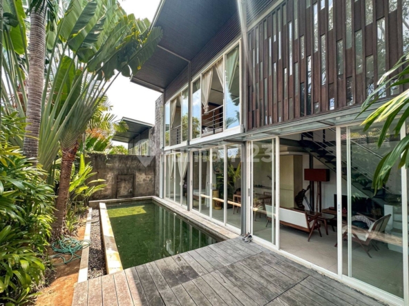 Elegant 3-Bedroom Villa with Pool for Rent in Kerobokan, Perfect for Your Annual Getaway