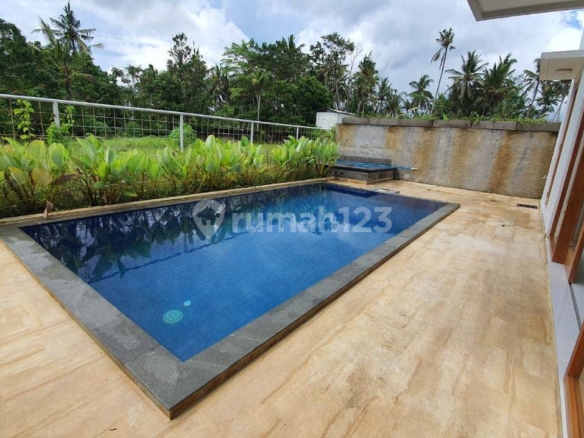 Exquisite 3-Bedroom Villa with Private Pool and Stunning Views in Kemenuh, Ubud