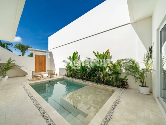 Luxurious 2-Bedroom Villa with Private Pool Minutes from Zicatela Beach, Uluwatu, Bali