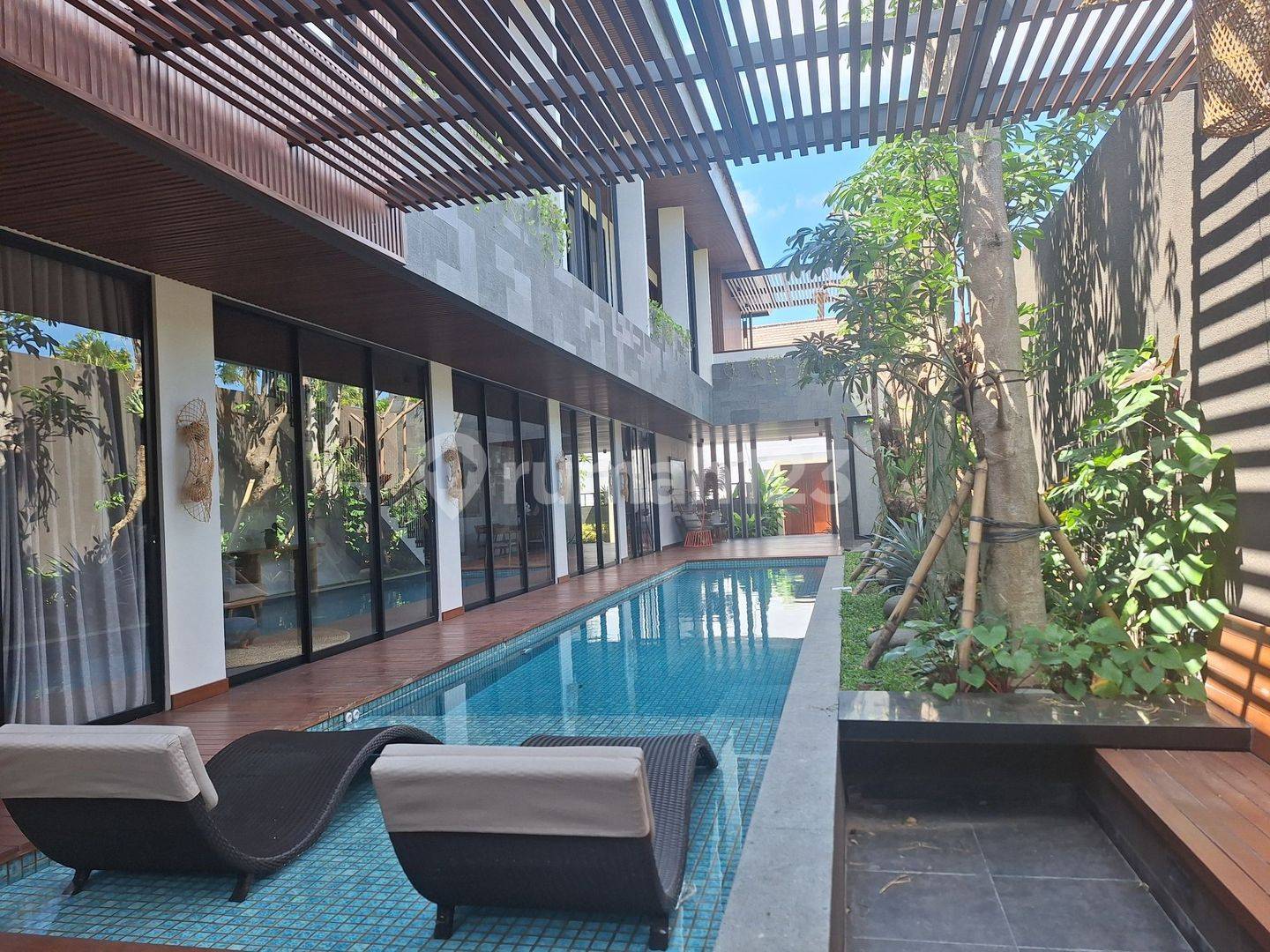 Mahendradata Villa Near Beach For Sale in Bali : Villa Near Beach Secure & Comfortable