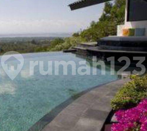 Luxurious Ocean View Villa in Bali: 5 Bedrooms, Modern Design, and Full Amenities