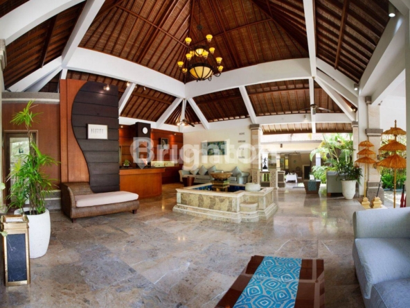 Luxurious Villa Complex in Badung: 10 Bedrooms, Spa, Restaurant & Pools on 3500 m² Land