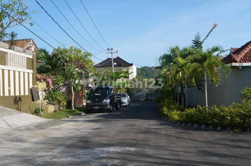 Jimbaran Villa Near Beach For Rent in Bali : Villa Near Beach Secure & Comfortable