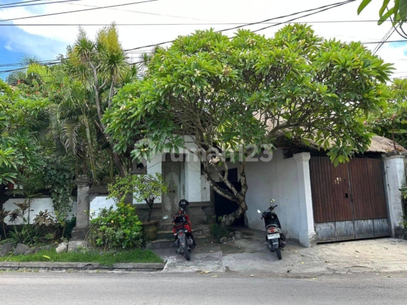 Luxury 3-Bedroom Villa in Sanur: Ideal Retreat & Investment Opportunity