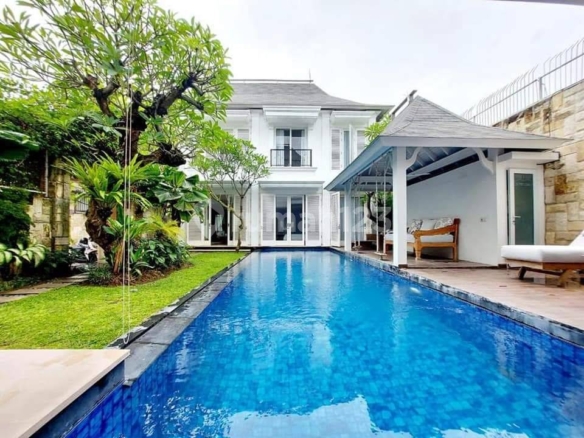 Luxury 4-Bedroom Villa with Pool in Berawa, Canggu – Perfect Family Home