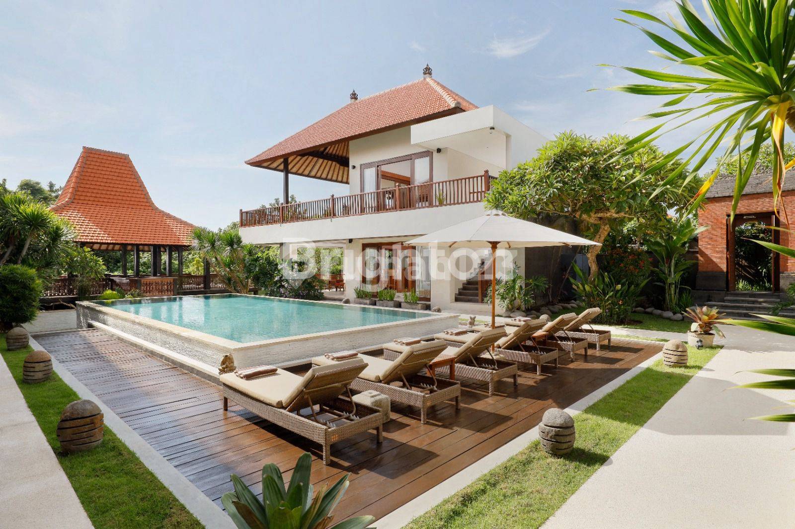 Batu Belig Luxury Property For Rent in Bali : Luxury Property Secure & Comfortable