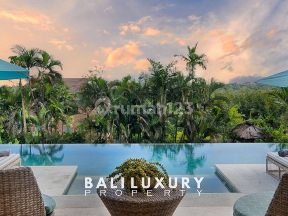 Luxury Villa with Ocean Views in Labuansait, Uluwatu – 7 Bedrooms, 2 Pools, Close to Beaches