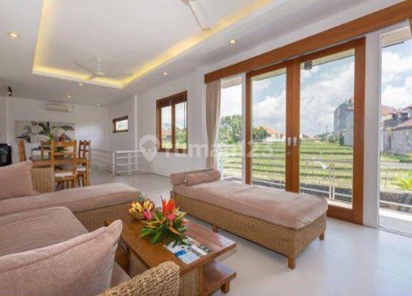 Luxury Villa with Rice Field Views in Canggu – 3 Bedrooms, Private Pool, Fully Furnished