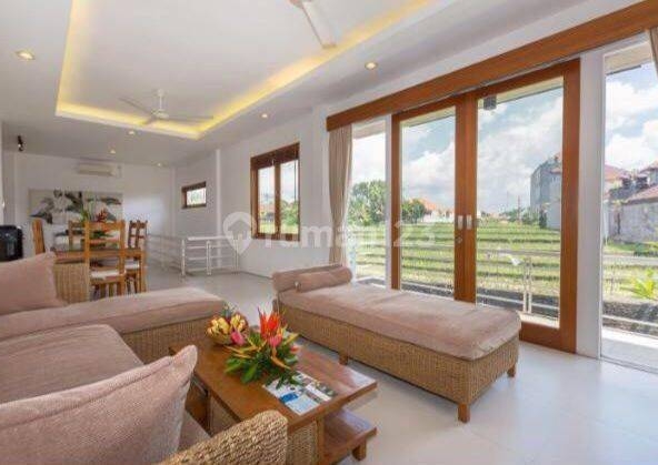 Luxury Villa with Rice Field Views in Canggu – 3 Bedrooms, Private Pool, Fully Furnished