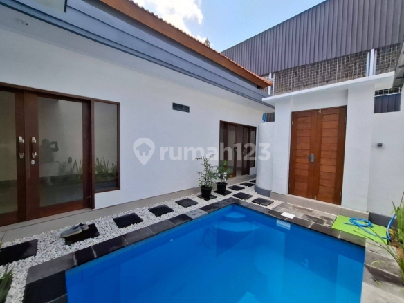 Modern 2-Bedroom House for Rent in Vibrant Residential Area with Pool Access