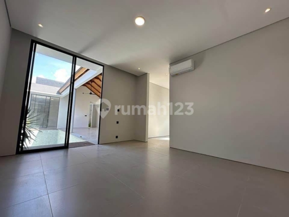 Modern 2-Bedroom House for Rent with Pool and Jacuzzi in Prime Urban Location