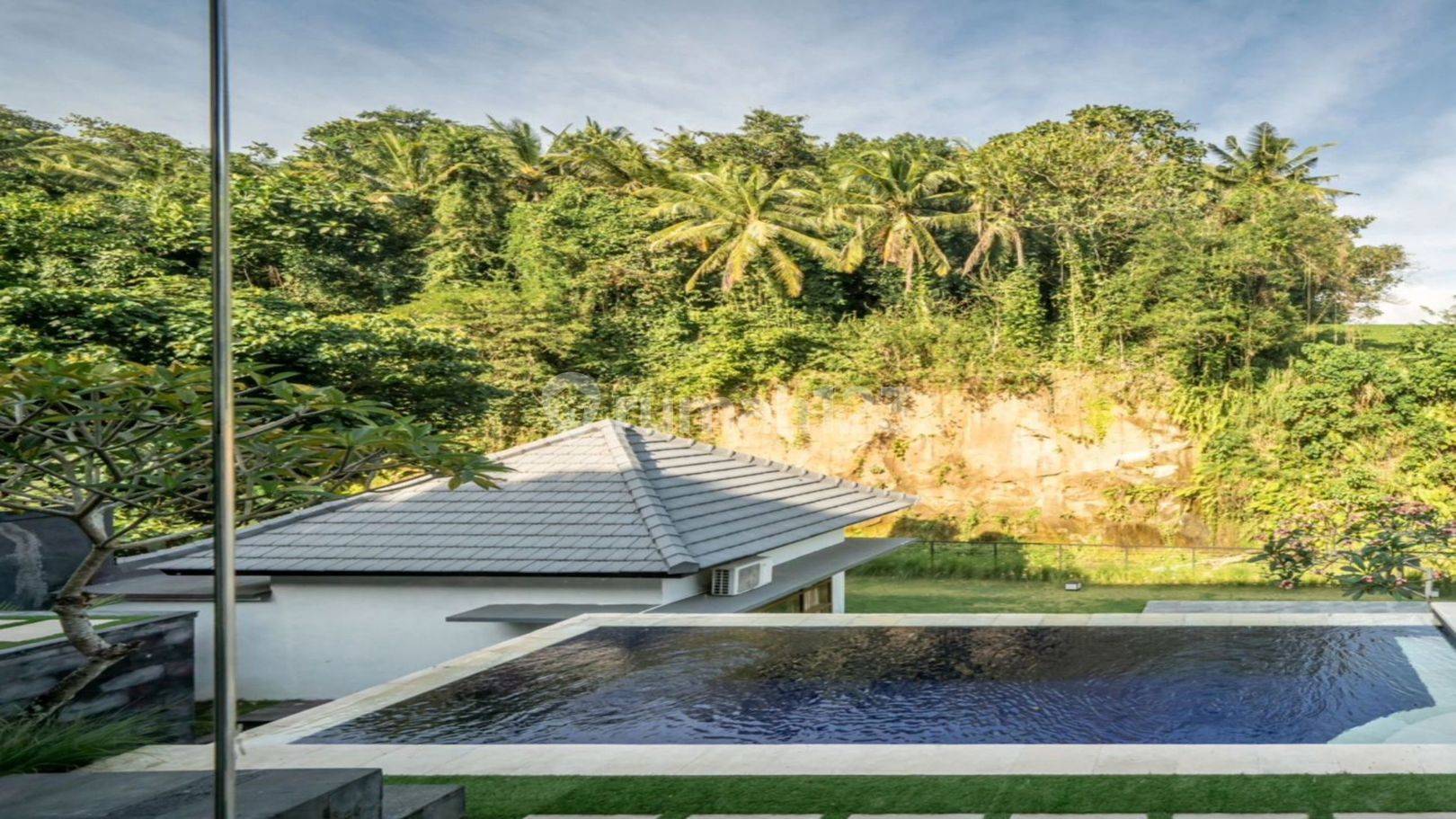 Blahbatuh House For Sale in Bali : House Secure & Comfortable