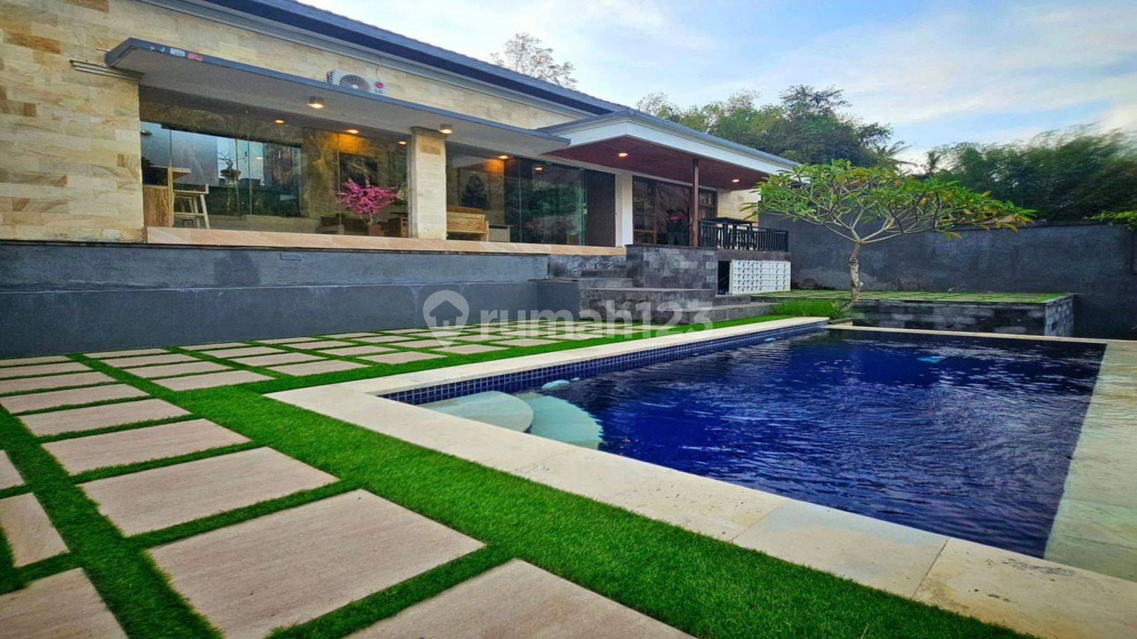 Legian Villa Near Beach For Rent in Bali : Villa Near Beach Secure & Comfortable