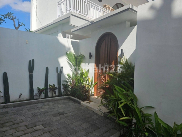 Modern 3-Bedroom Villa in Canggu with Pool and Tranquil Surroundings for Rent