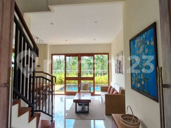 Modern 3-Bedroom Villa with Private Pool and Rooftop Deck in Serene Ubud, Kemenuh