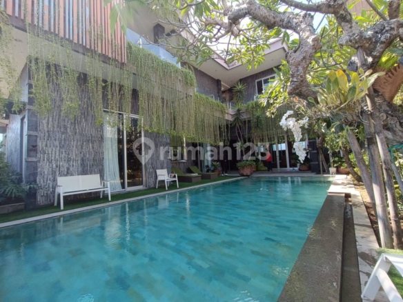 Modern 4-Bedroom House with Private Pool for Rent in Canggu, Ideal for Families