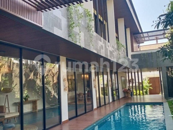 Modern 4-Bedroom Villa for Rent in Berawa, Kuta Utara, Bali – Luxurious Living Near Beaches