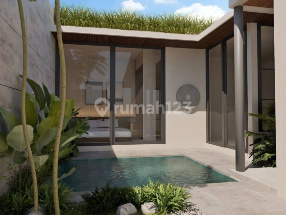 Modern Glass House in Merta Nadi Seminyak: 2 Bedrooms, Private Pool, Prime Location