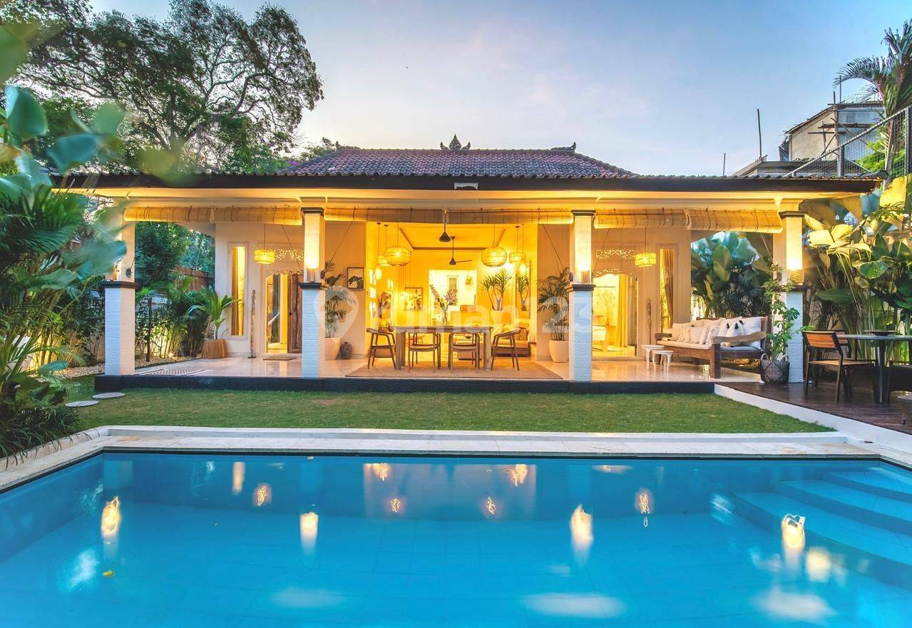 Pecatu Luxury Villa For Rent in Bali : Luxury Villa Secure & Comfortable