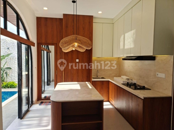 Modern Minimalist Villa for Sale in Munggu – Sesekh: 4 Bedrooms, Pool, and Spacious Layout