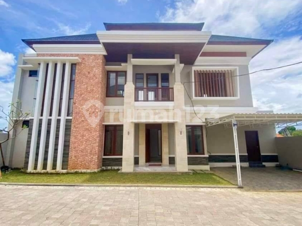 Modern Minimalist Villa for Sale in Sanur, Denpasar – Luxury Living Steps from the Beach