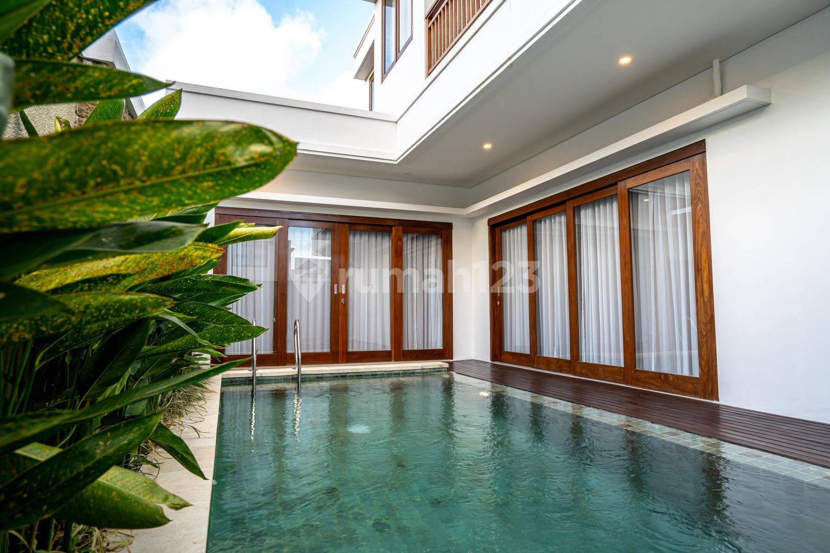 Padangsambian Kaja Villa Near Beach For Sale in Bali : Villa Near Beach Secure & Comfortable