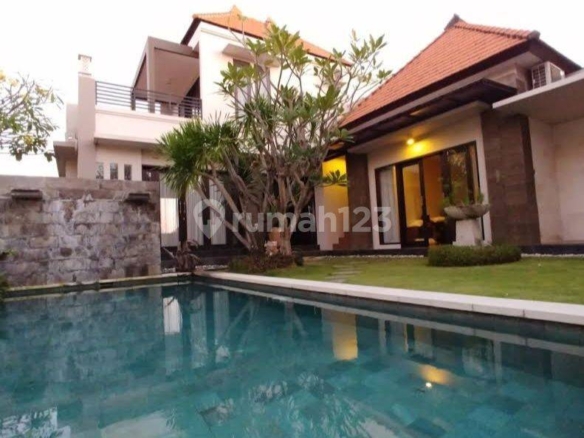 Modern Villa for Rent in Padangsambian Kelod with Pool, 3 Bedrooms, and Convenient Location