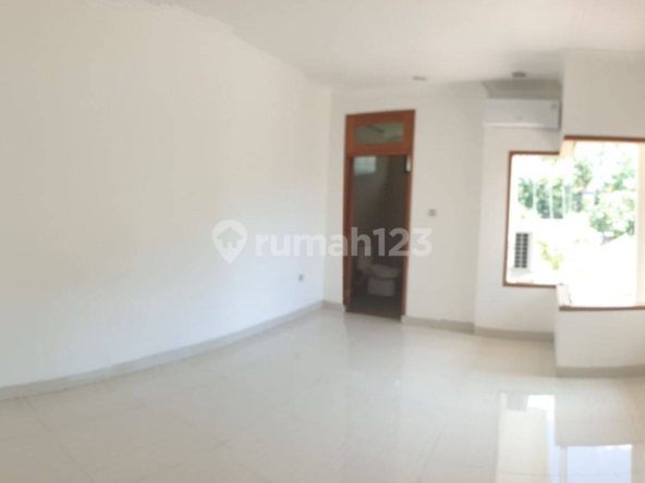 Spacious 4-Bedroom House for Rent in Renon with Pool, Garden, and Ideal Location