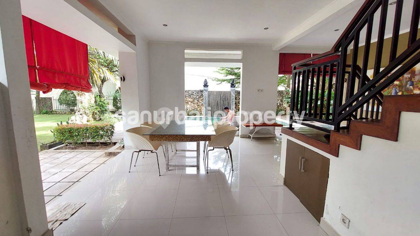 Batu Belig Luxury Villa For Rent in Bali : Luxury Villa Secure & Comfortable