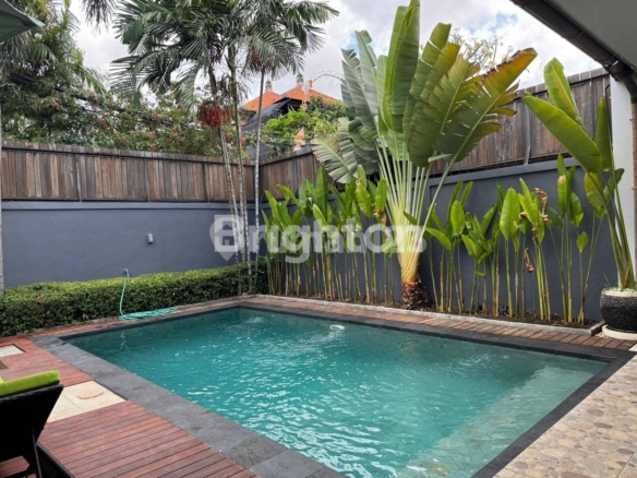 Stunning 3-Bedroom Villa in Kerobokan with Pool and Garden, Perfect for Relaxing Beachside Living