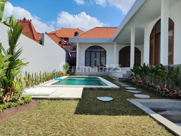 Stunning 3-Bedroom Villa in Pererenan Beachside with Customizable Interior and Pool