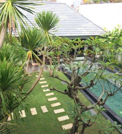 Stunning 5-Bedroom Villa with Pool, Just 300m from Canggu Beach