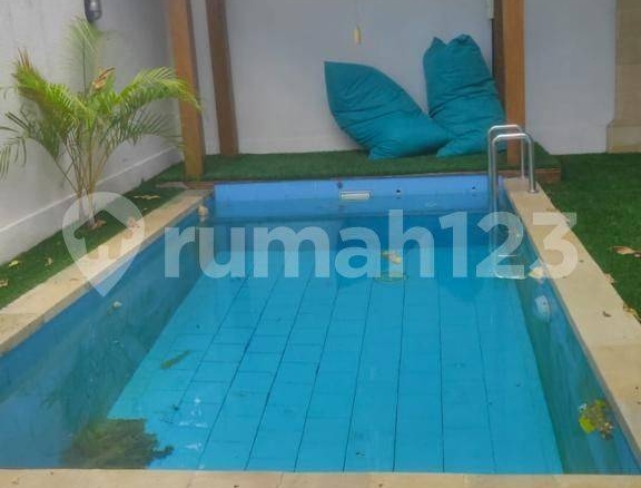 Tropical Modern Villa for Rent with Pool and Stunning Mountain Views in North Tumbakbayuh