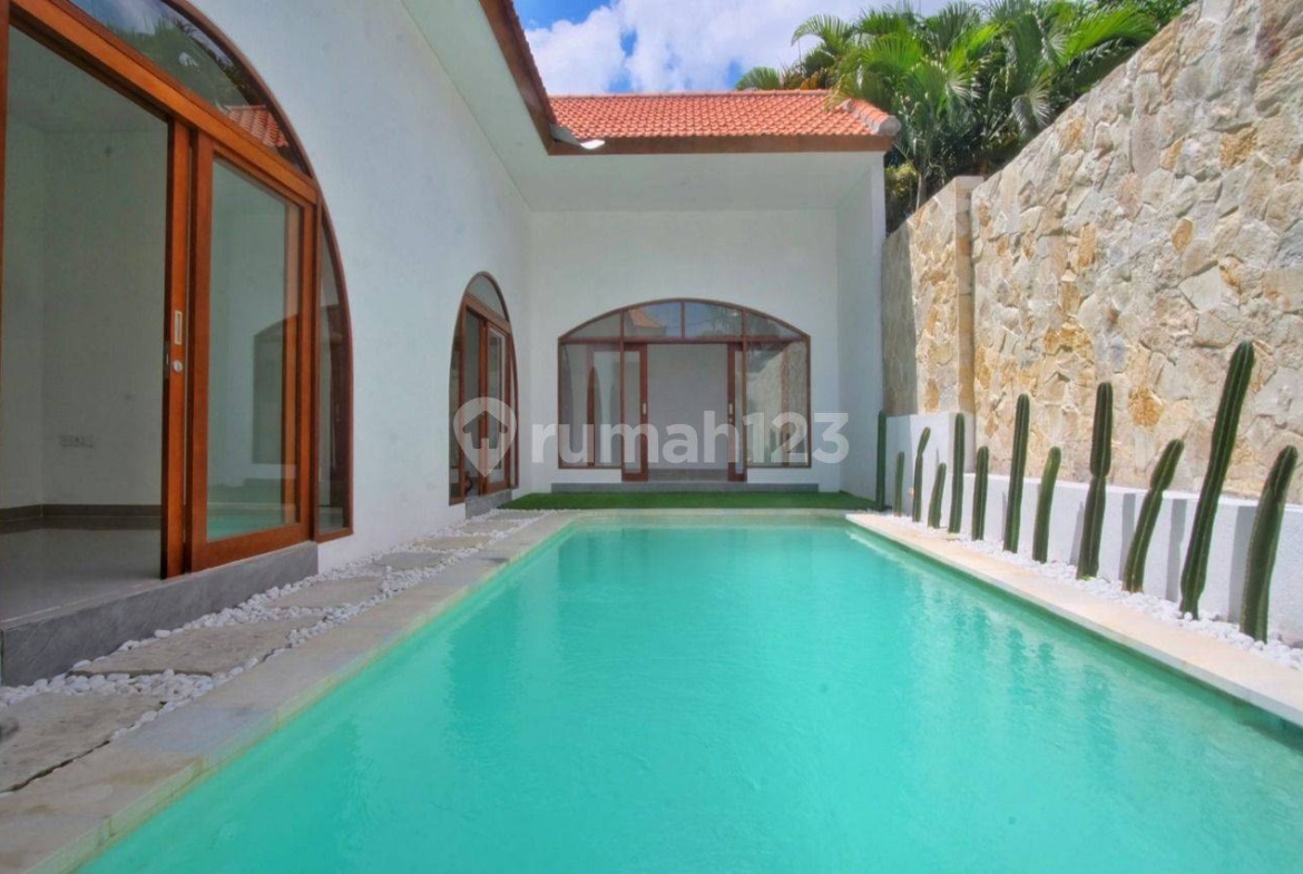 Spacious 3-Bedroom Villa with Private Pool Near Double Six Beach, Perfect for Relaxed Living