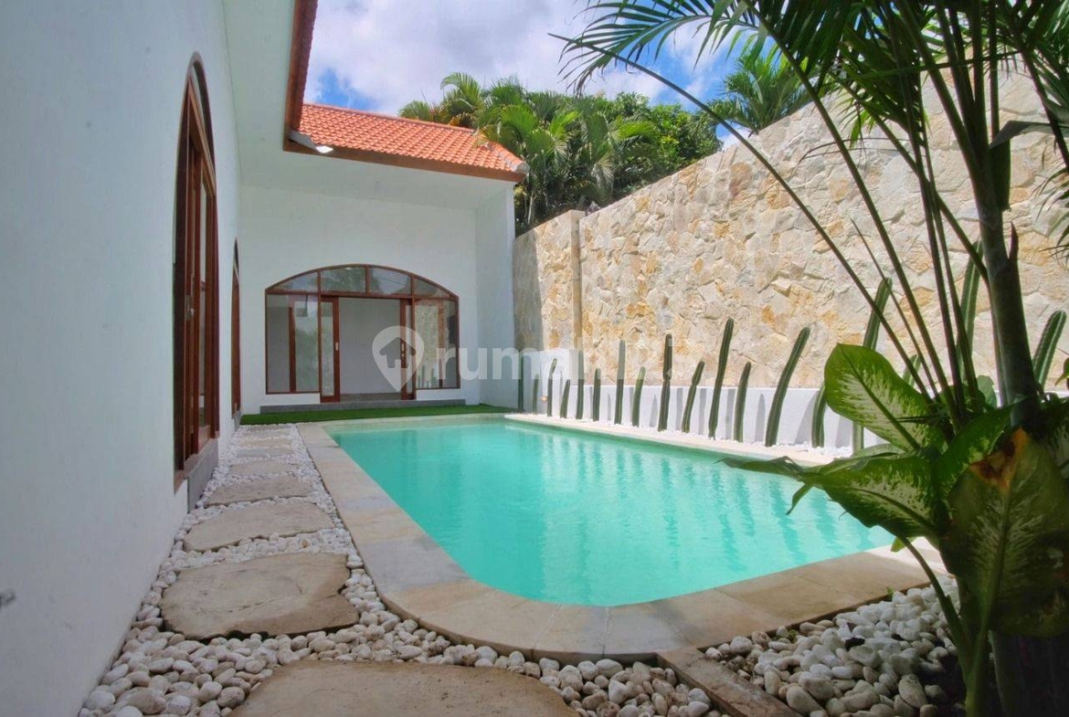 Spacious 3-Bedroom Villa with Private Pool Near Double Six Beach, Perfect for Relaxed Living