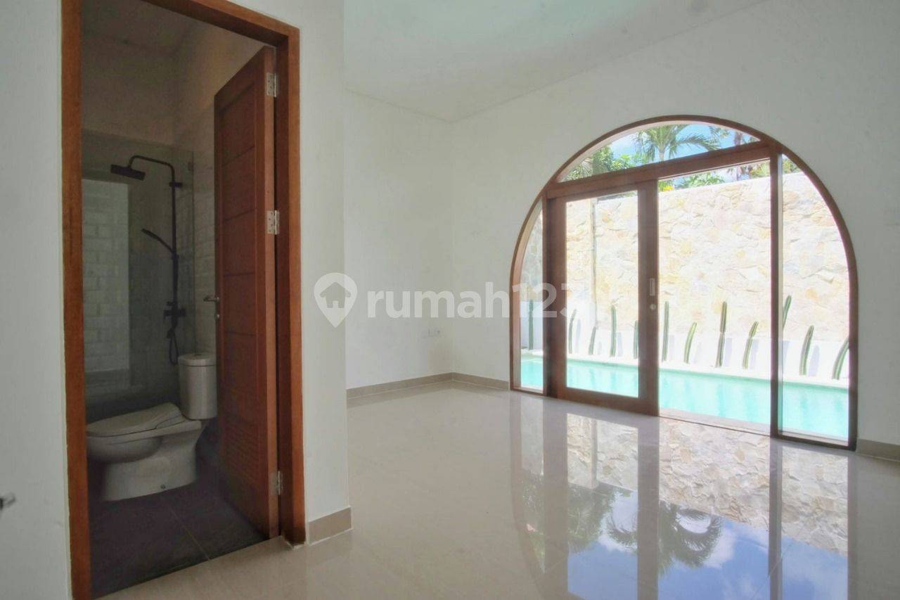 Spacious 3-Bedroom Villa with Private Pool Near Double Six Beach, Perfect for Relaxed Living